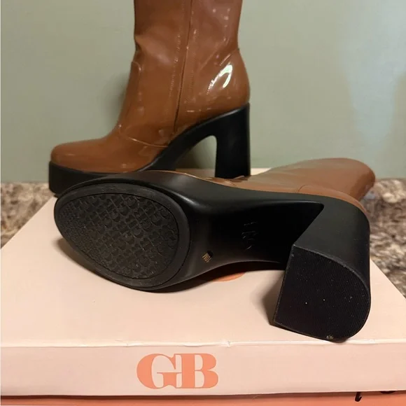 Gianni Bini Brown Platform Heeled Boots - Picture 3 of 7